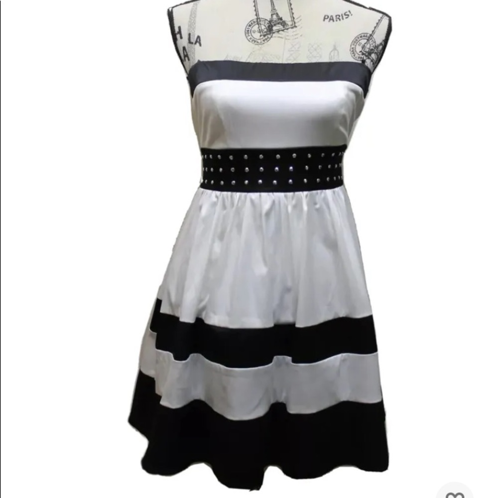 Glam Dress Women Black / White Strapless Fit And Flare Dress Small